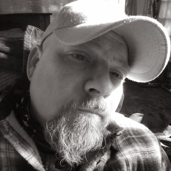 Meet your Posher, Chris - Picture 1 of 1